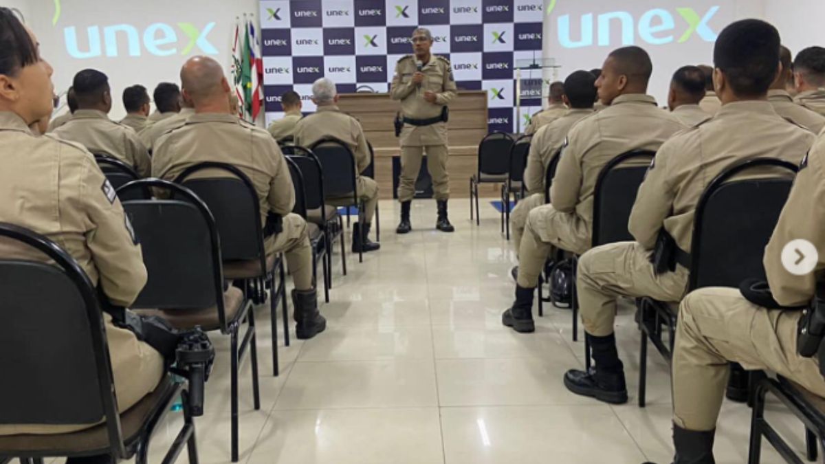 Policiais Militares da 97ª CIPM participam de reunião de aprimoramento técnico em abordagens para policiais militares da região leste. 