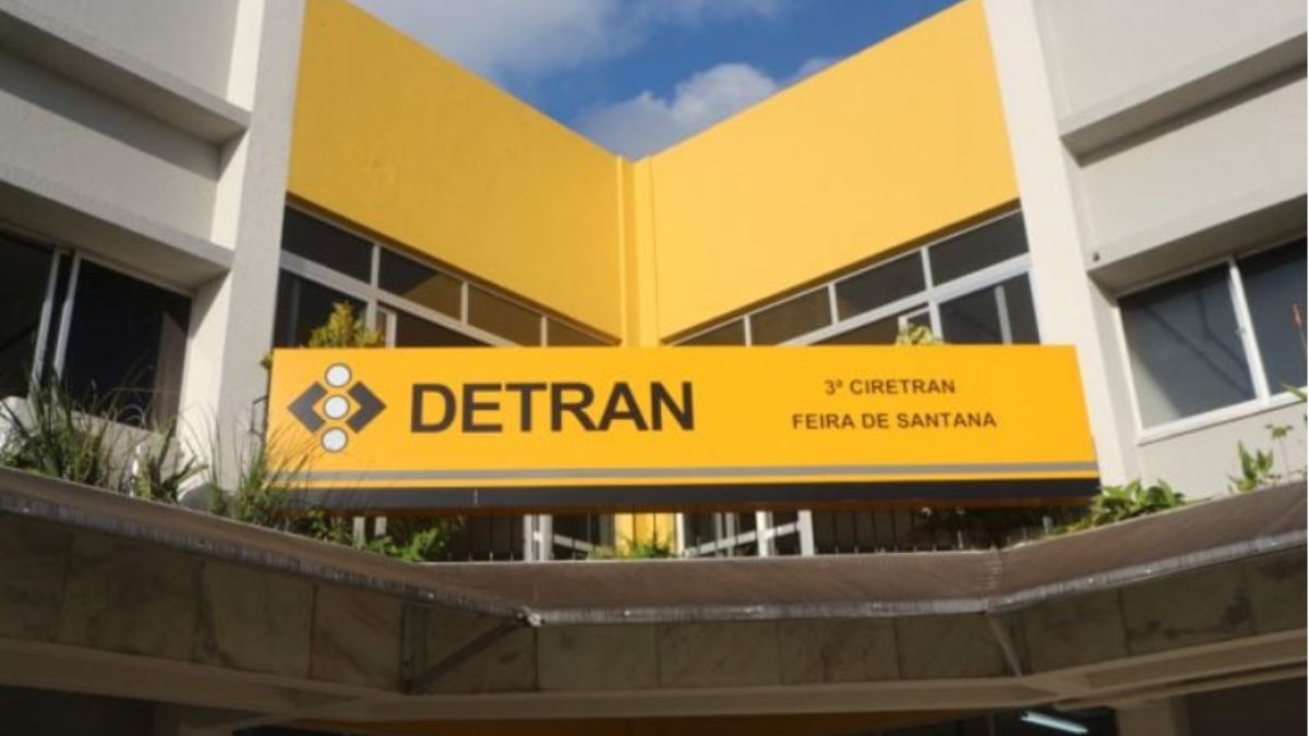Detran promove ação em shopping e lança novo simulador de trânsito para condutores PcD  