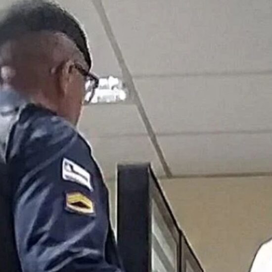 Guarda Municipal conduz para delegacia homem acusado de aliciar uma jovem de 13 anos&nbsp;