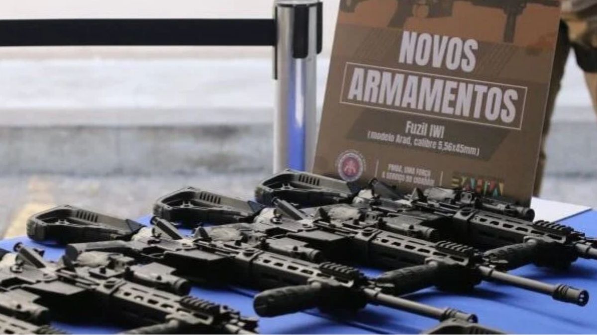 Com investimento de R$ 11, 4 milhões em 590 fuzis e 1.075 pistolas são entregues para Polícia Militar da Bahia 