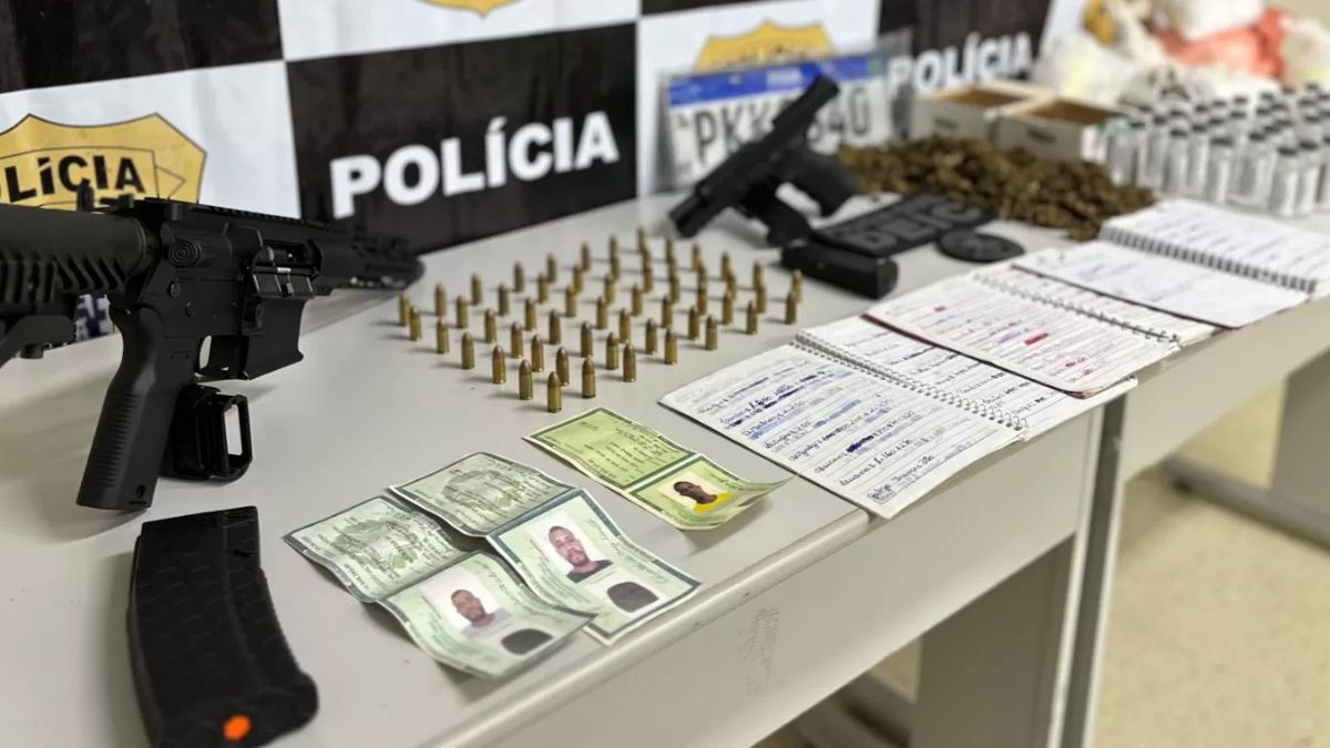 Integrante de grupo criminoso é localizado em Sapeaçu com fuzil e pistola de fabricação turca 