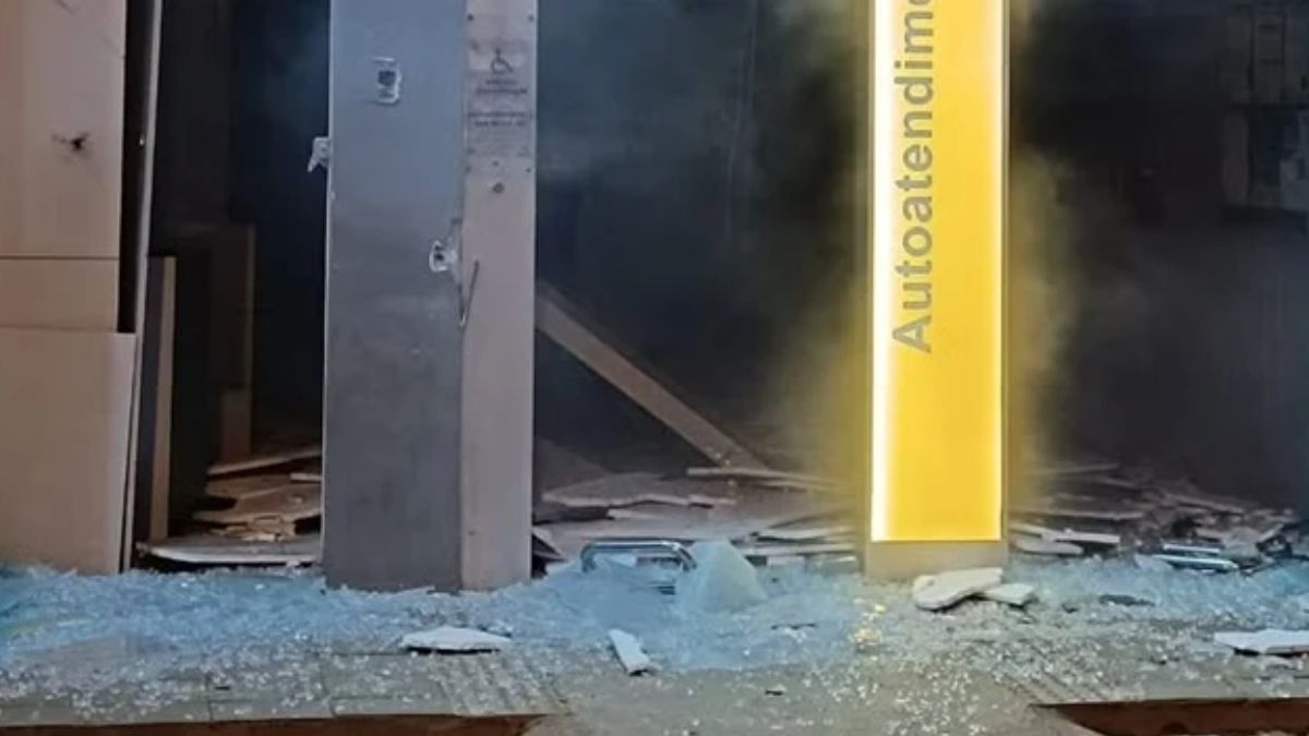 Quadrilha explode caixas eletrônicos e ataca sede da Polícia Militar em Cafarnaum