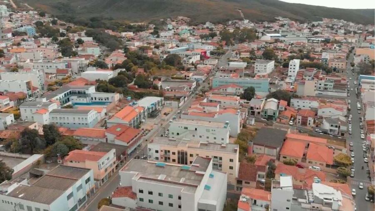 Mais de 100 municípios têm alerta de vendaval na Bahia; confira 