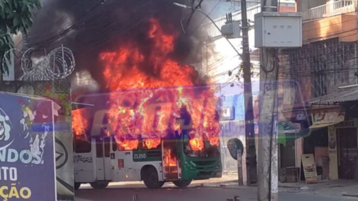 Ônibus incendiados após a morte de criminoso na Estrada das Barreiras; veja o vídeo 