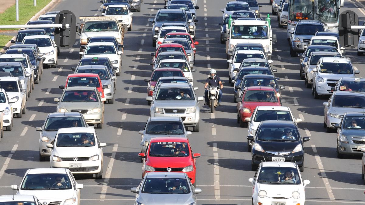 Veículos com placas de finais 3 e 4 devem quitar o IPVA até este mês 