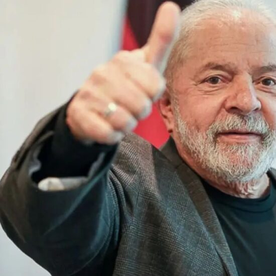  Lula é liberado para viagens aéreas após novos exames em Brasília 