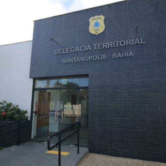Homem armado toma ve&iacute;culo de assalto na BA-504, trecho de Santan&oacute;polis