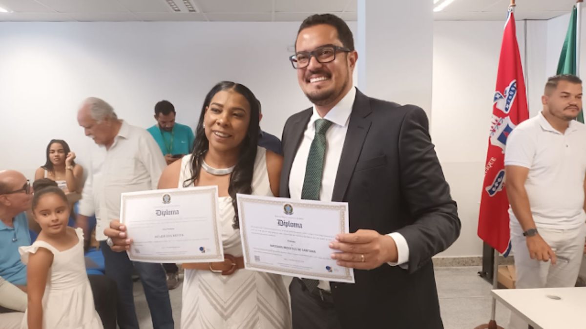 Prefeitos, vice-prefeitos e vereadores eleitos das cidades de Irará, Água Fria, Santanópolis, Ouriçangas e Pedrão foram diplomados nesta quarta-feira (11)