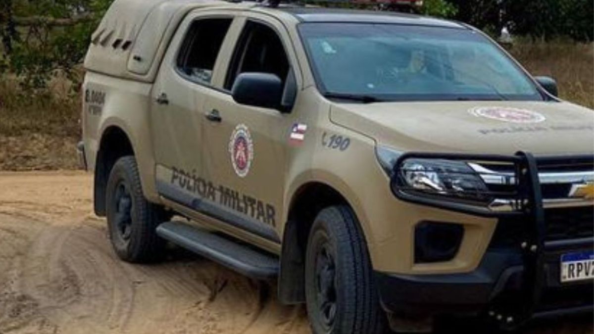 Mãe deixa criança de 9 anos em casa e sai a noite
