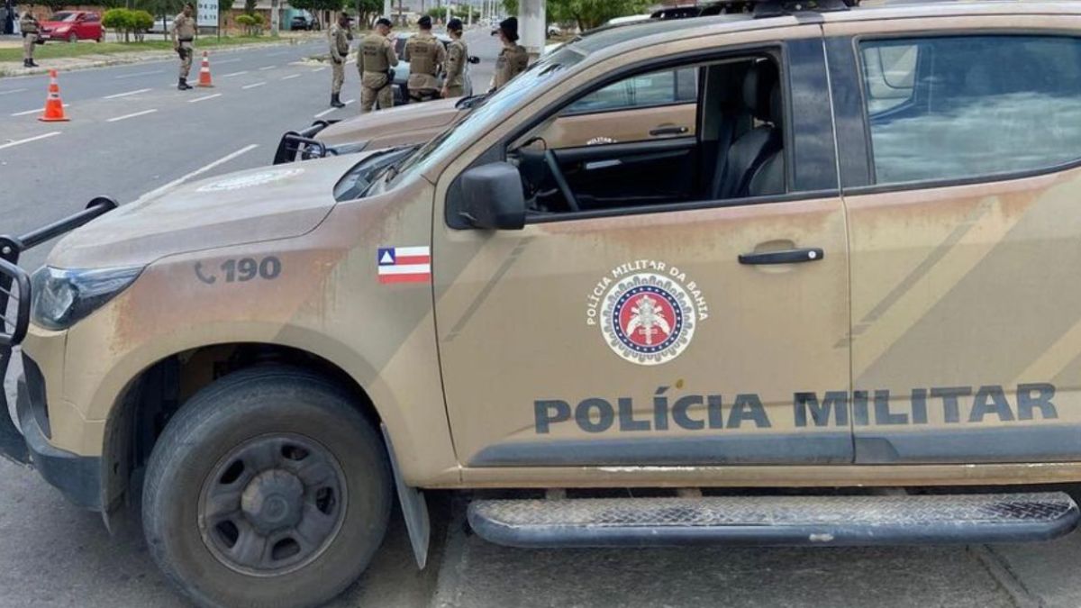 Irará: PM acompanha oficial de Justiça no cumprimento de mandado de busca e apreensão de veículo