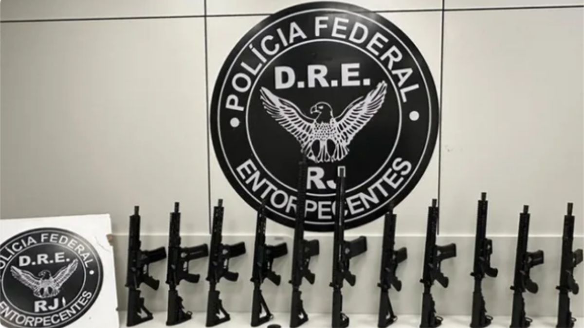 Polícia Federal apreende 11 fuzis no Rio de Janeiro 