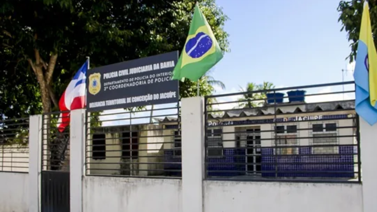 Conceição do Jacuípe: homem conduzido à delegacia por desacatar guarnição da PM, no estrito cumprimento do dever legal 