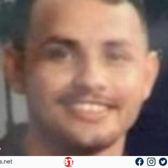 &nbsp; Jovem &eacute; brutalmente assassinado enquanto dava colo para a filha pequena&nbsp;