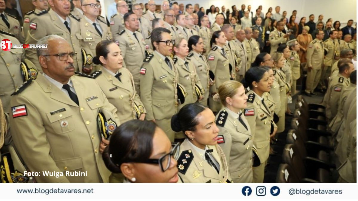 Governador sanciona leis para criação de novos comandos e promove oficiais da Polícia Militar 