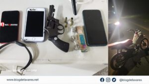 97 CIPM recupera motocicleta com restrição, apreende arma de fogo e prende suspeitos 