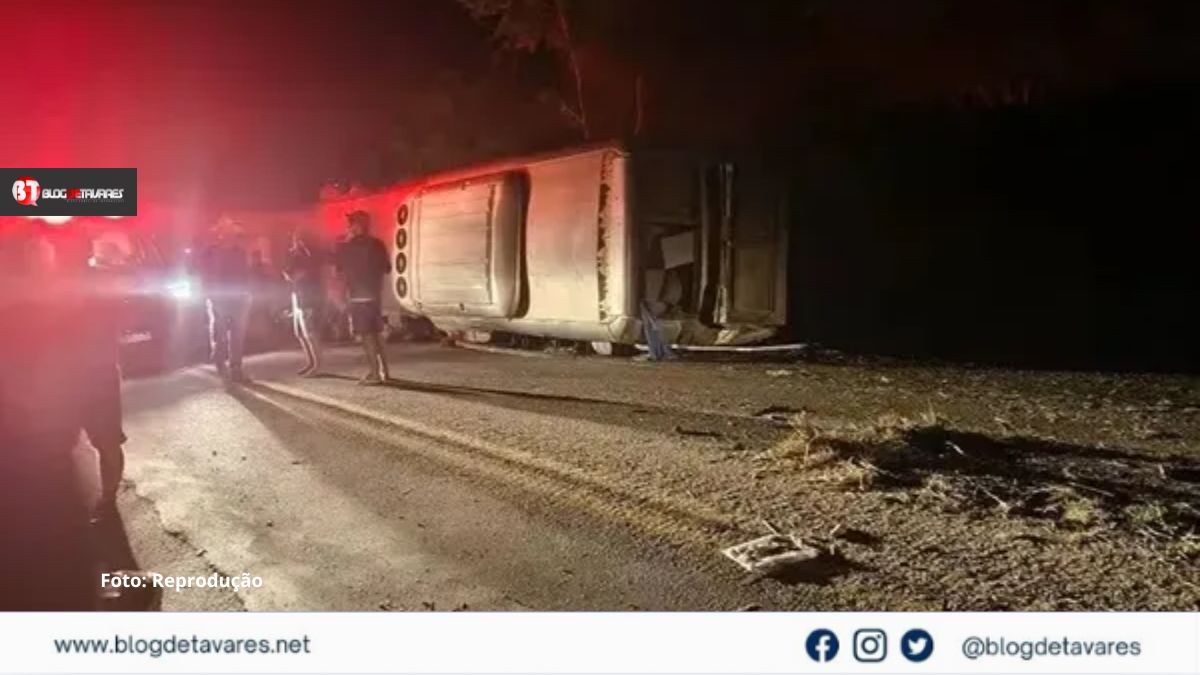 Sobe para 17 o número de mortos em acidente de ônibus em Pernambuco 