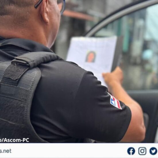 Homem investigado por armazenar pornografia infantil &eacute; preso com armas durante opera&ccedil;&atilde;o em Feira de Santana&nbsp;