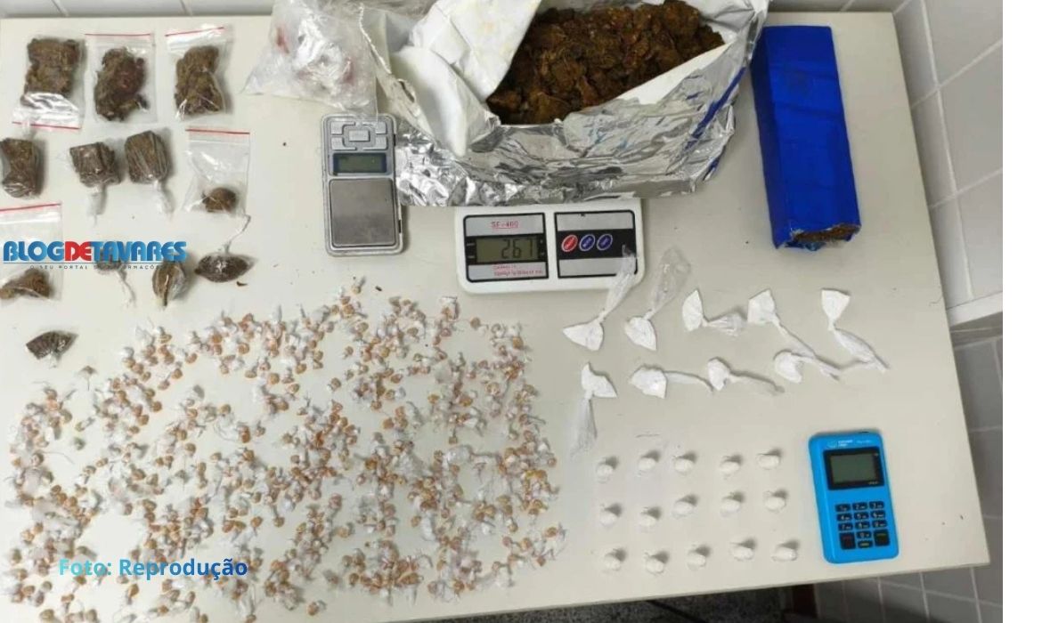 PM apreende mais de 470 pedras de crack após abordagem no bairro Tomba 