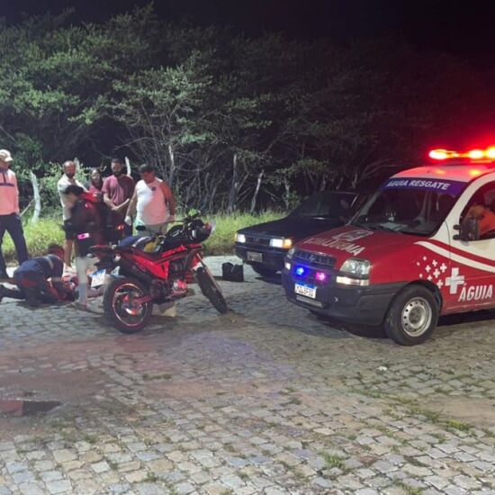 Jovem fica ferida em acidente de moto e aciona o pr&oacute;prio resgate na BA-409
