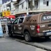 Mulher e adolescente são baleados dentro de farmácia, em Feira de Santana 