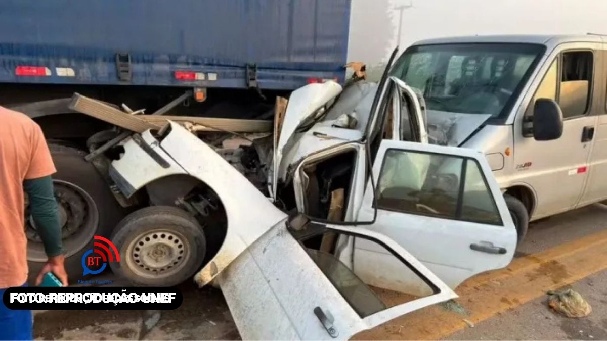 ACIDENTE: engavetamento envolvendo três veículos deixa carro destruído na BR-101 