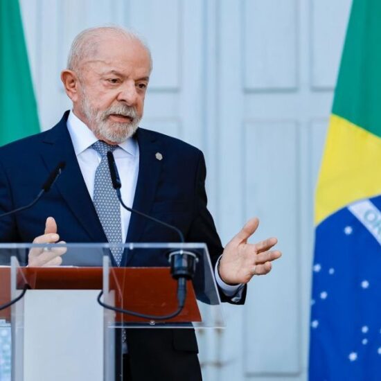 "N&atilde;o se meta nas elei&ccedil;&otilde;es no Brasil", diz Lula a Trump&nbsp;