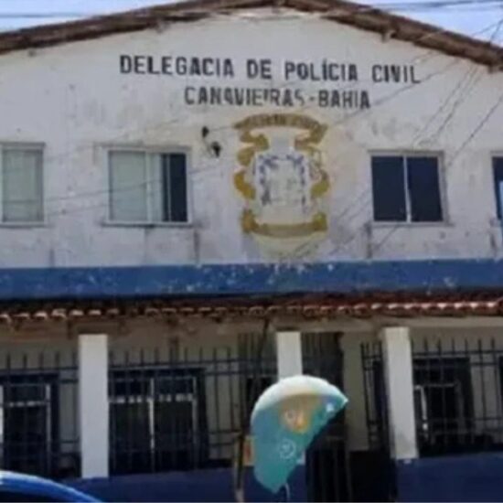 Briga familiar termina com mulher presa ap&oacute;s atear fogo no irm&atilde;o; v&iacute;tima est&aacute; em estado grave&nbsp;