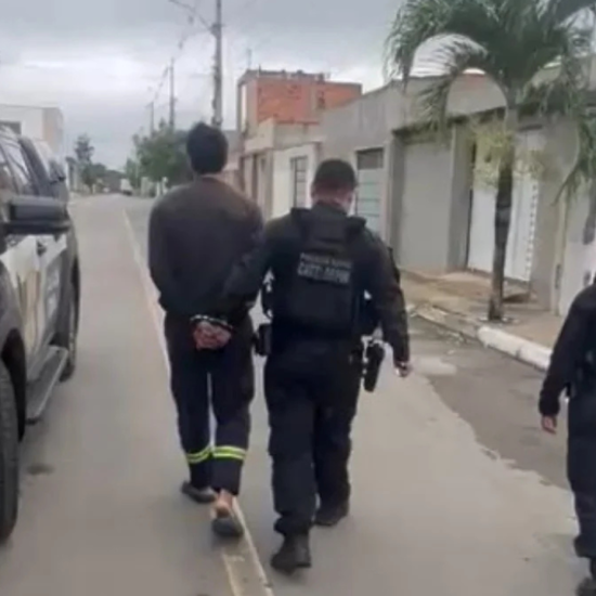 Dois homens com 14 boletins de ocorrência são presos por violência doméstica em Feira 